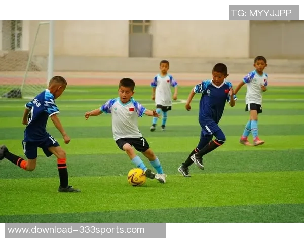 足球上门：探讨足球文化如何融入社区生活与青少年成长